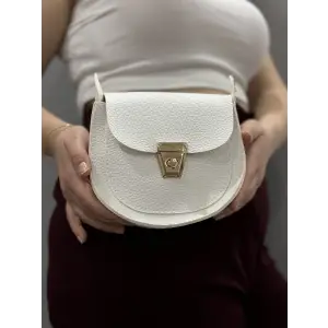 Klasik kapaklı beyaz cilt çanta