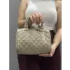 Kapaksız kapitone bej cilt çanta