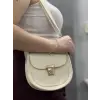 Klasik kapaklı bej cilt çanta