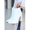 Loora Beyaz Rugan Desenli Topuklu Bot