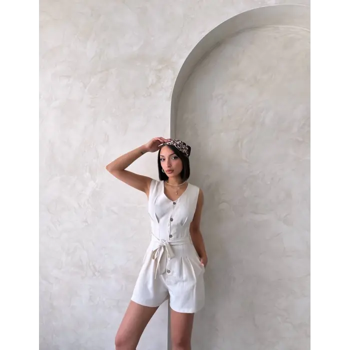 Kuşaklı şortlu tulum