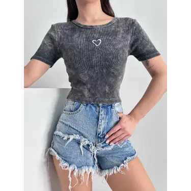 Kalp nakışlı asit yıkamalı bluz s3479