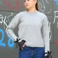 Boncuklu bile detaylı kazak gri