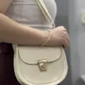 Klasik kapaklı bej cilt çanta