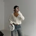 Küçük düğmeli küçük örgülü triko hırka beyaz