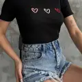 Üçlü kalp nakışlı bluz