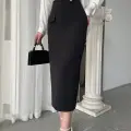 Uzun düğmeli etek