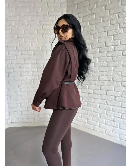 Kadın Dik Yaka Vatkalı Siyah Kemerli Ceket