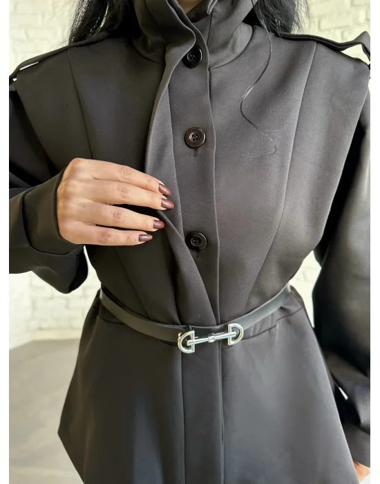 Kadın Dik Yaka Vatkalı Siyah Kemerli Ceket