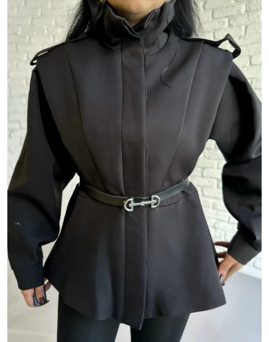 Kadın Dik Yaka Vatkalı Siyah Kemerli Ceket