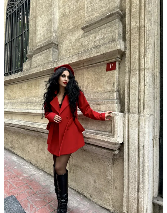 Kadın Önü Düğmeli Astarlı Kısa Kaşe Kaban