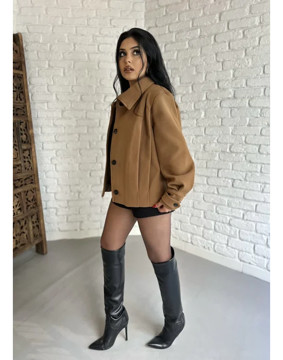 Kadın Pile Detaylı Astarlı Kısa Kaşe Kaban