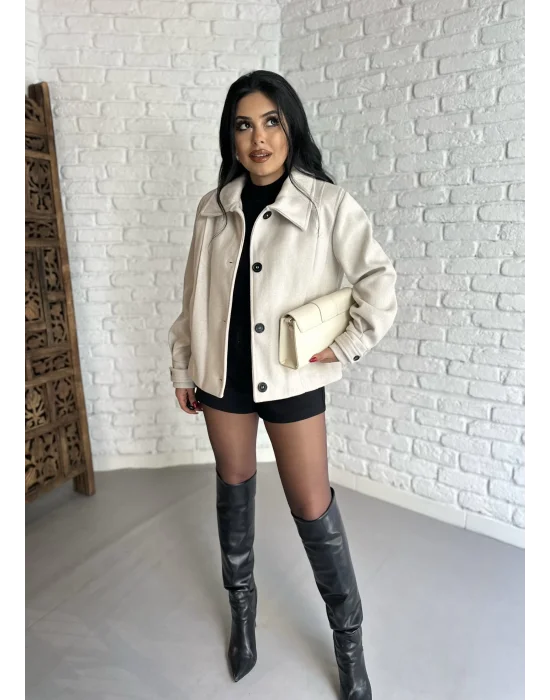 Kadın Pile Detaylı Astarlı Kısa Kaşe Kaban