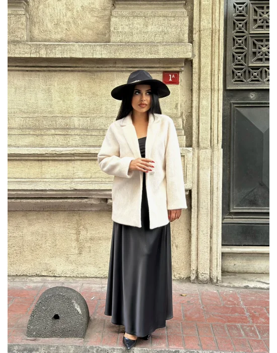 Kadın Tay Tüylü Astarlı Kemerli Blazer Ceket