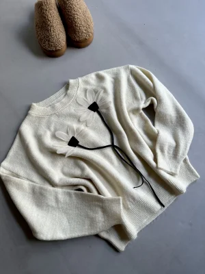 Kadın Bisiklet Yaka Papatya Aplikeli Triko Kazak