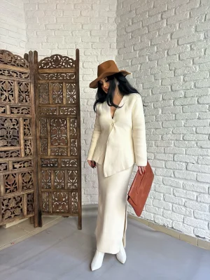 Kadın Ceket Görünümlü Hırka Ve Etek Triko Takım