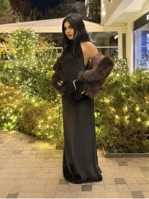 Kadın Halter Yaka Sırt Dekolteli Kadife Elbise