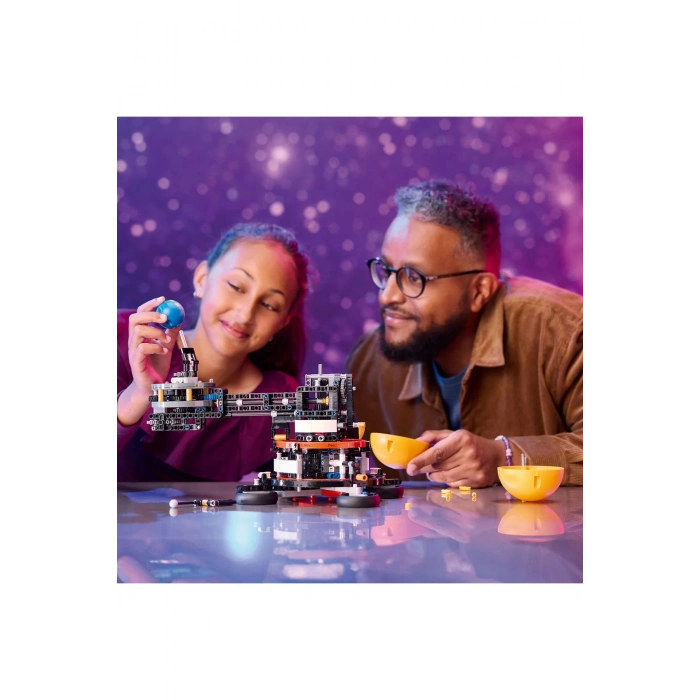 ® Technic Dünya ve Ay Yörüngesi 42179 - 10+ Çocuklar için Oyuncak Model Yapım Seti (526P)