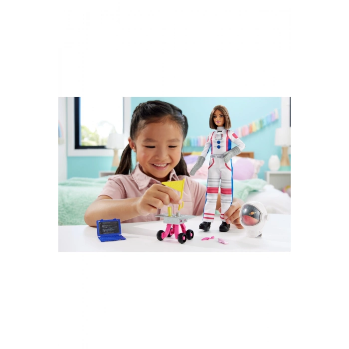 Deluxe Kariyer Bebek - Astronot tekerlekli keşif aracı ve uzay kaskı dahil 10 aksesuar HRG45