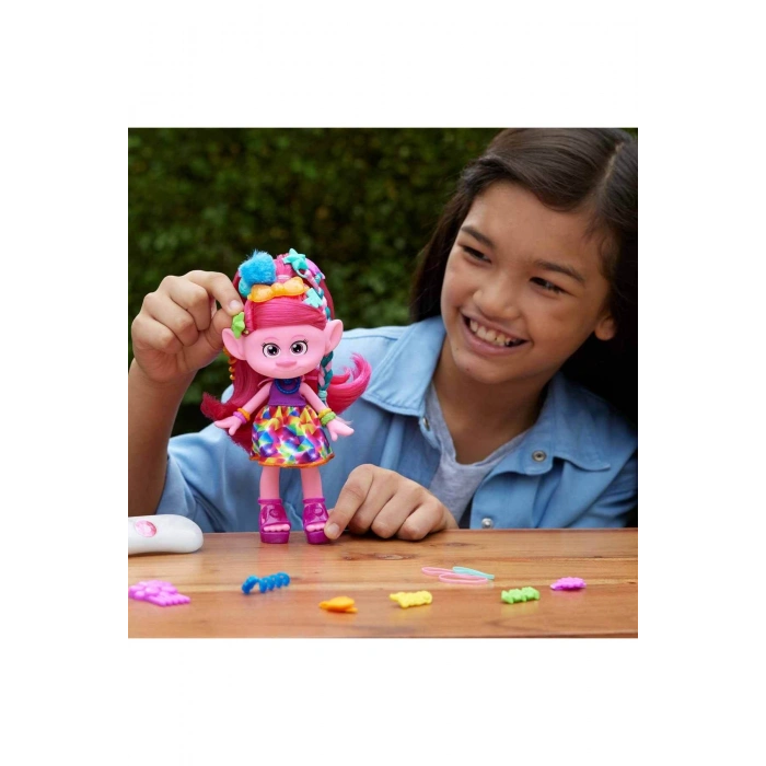 Trolls Band Together Hair-Tastic Queen Poppy HNF25