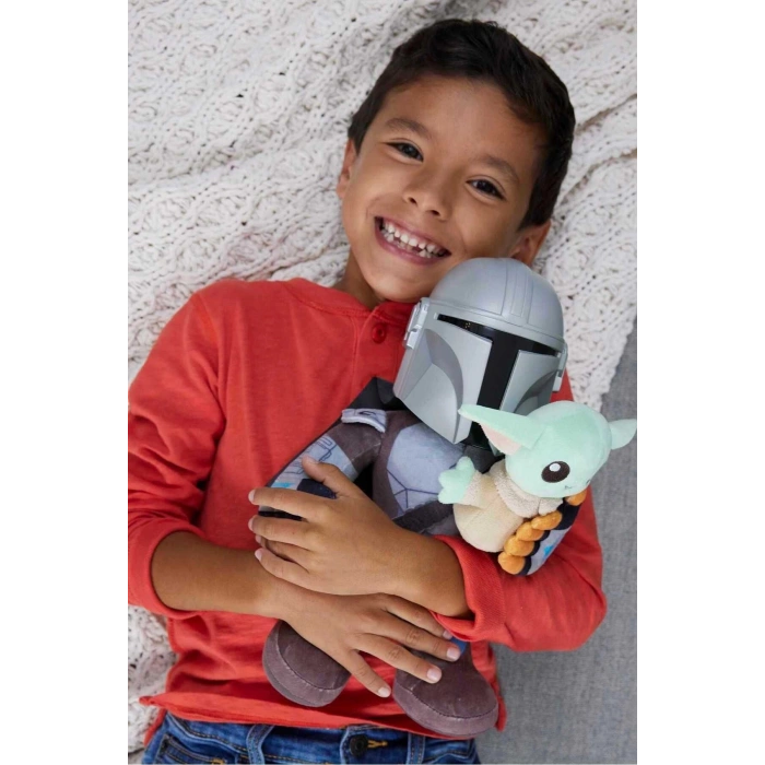 Clan Of Two: Mandalorian & Grogu Feature Plush