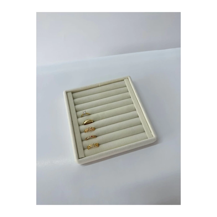 Yerli Üretim Süet Kumaş Krem Renk 15 Cm / 15 Cm Yüzük Sergileme Standı