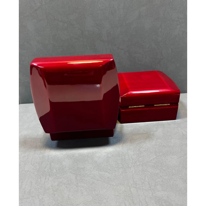 Ahşap Kırmızı Renk 11x11 Cm Kelepçe Kutusu