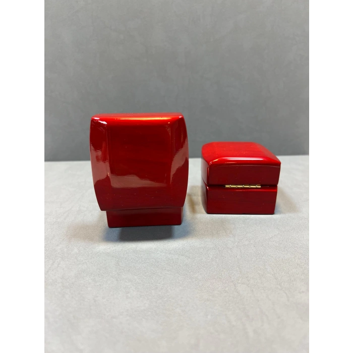 Ahşap Kırmızı Renk 5x5 Cm Küpe Kutusu