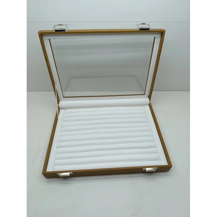 Cam Kapaklı Deri Kumaş Kahve-Beyaz Renk 34 cm / 24 cm Sosisli Yüzük Sergileme Standı