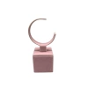 Süet Kumaş Pembe Renk 13 Cm Kelepçe Saat Sergileme Standı