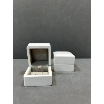 Ahşap Beyaz Renk 5x5 Cm Tırnaklı Yüzük Kutusu