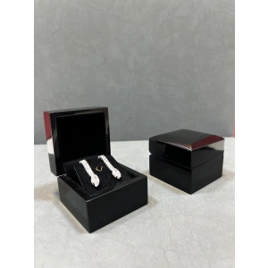 Ahşap Siyah Renk 5x5 Cm Küpe Kutusu