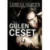 Gülen Ceset
