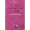 Kitapta Kurutulmuş Çiçekler