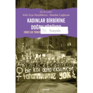 Kadınlar Birbirine Doğru Yürüyor