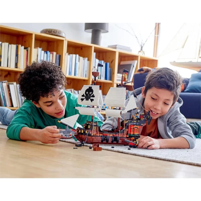 Lego Creator Korsan Gemisi