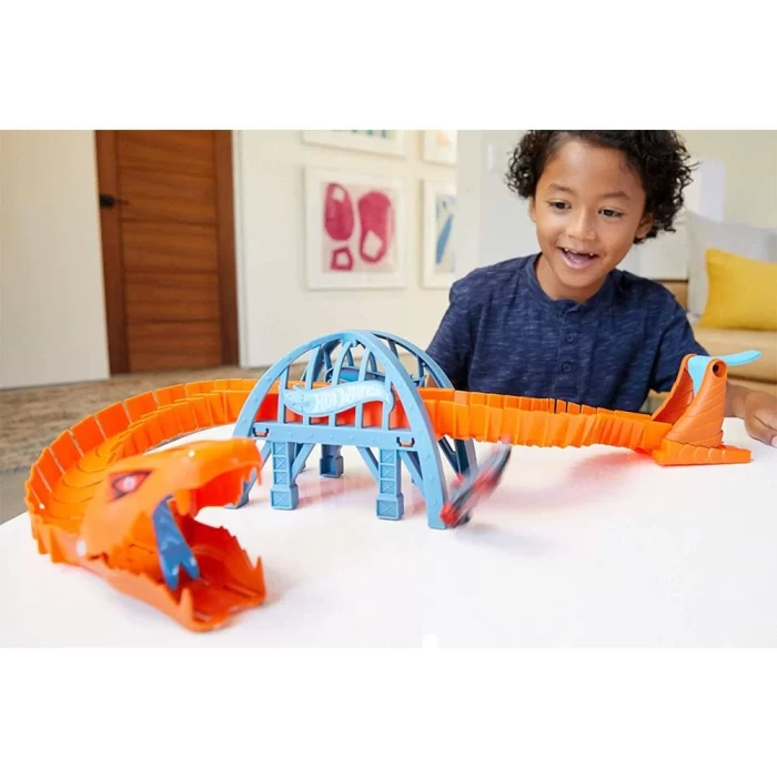 Hot Wheels Yılanlı Köprü Saldırısı Oyun Seti