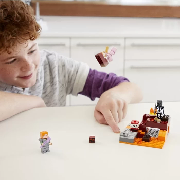 Lego Minecraft Nether Fight 21139
