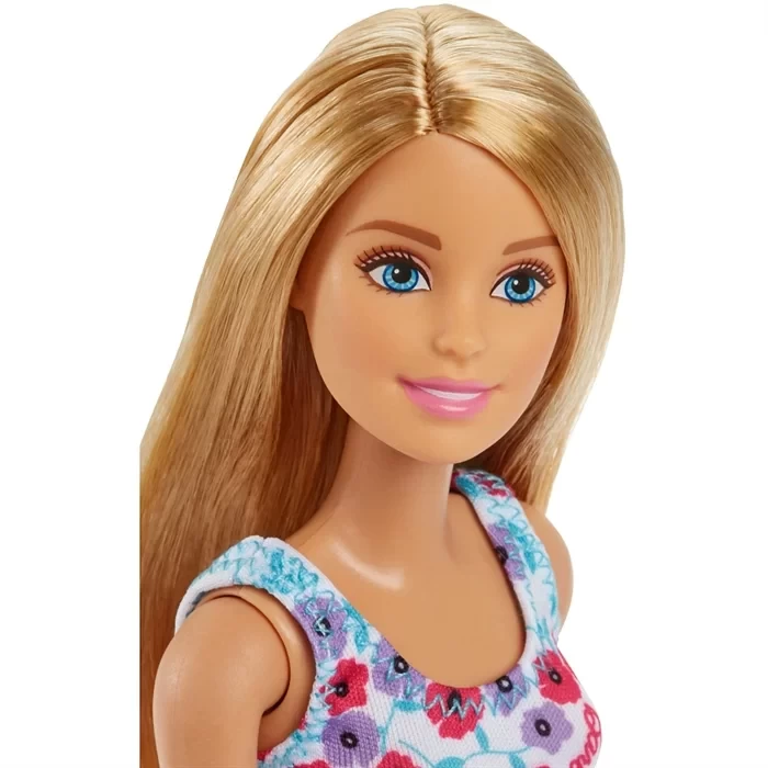 Şık Barbie Bebek DVX86