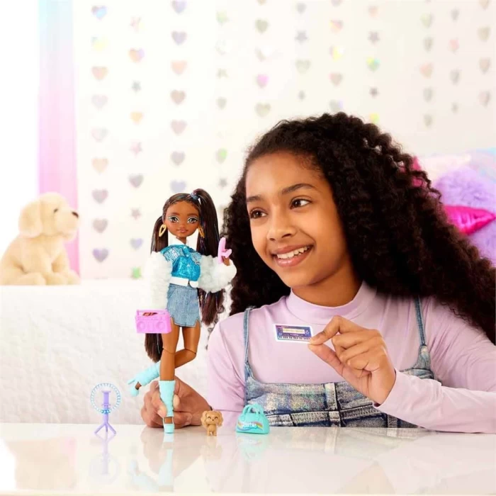 Barbie Dream Besties Barbie Brooklyn Bebek HYC22