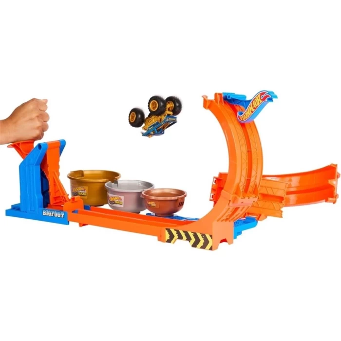 Hot Wheels Monster Trucks Döngü ve Takla Bigfoot Oyun Parkuru JBX