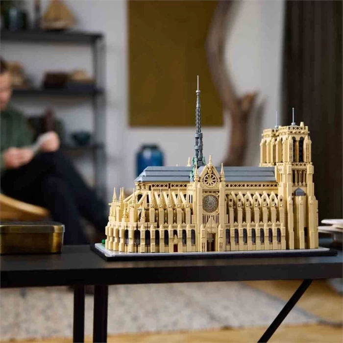 LEGO Architecture Notre-Dame Katedrali 21061