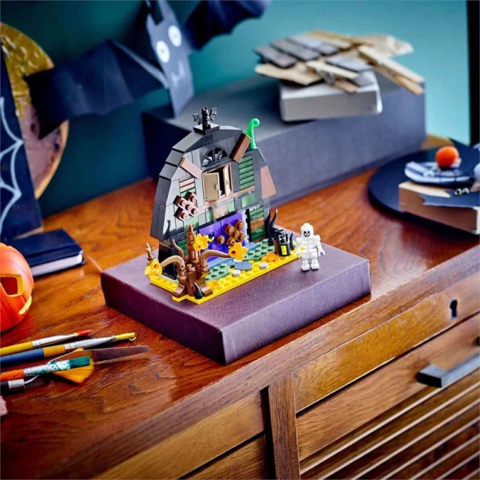 LEGO Cadılar Bayramı Ahırı 40721