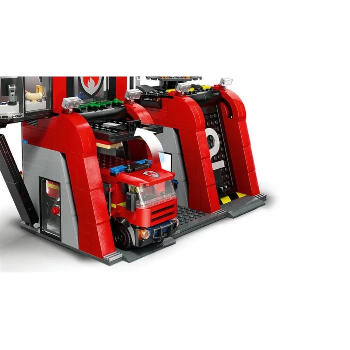 LEGO City İtfaiye Kamyonlu İtfaiye Merkezi 60414