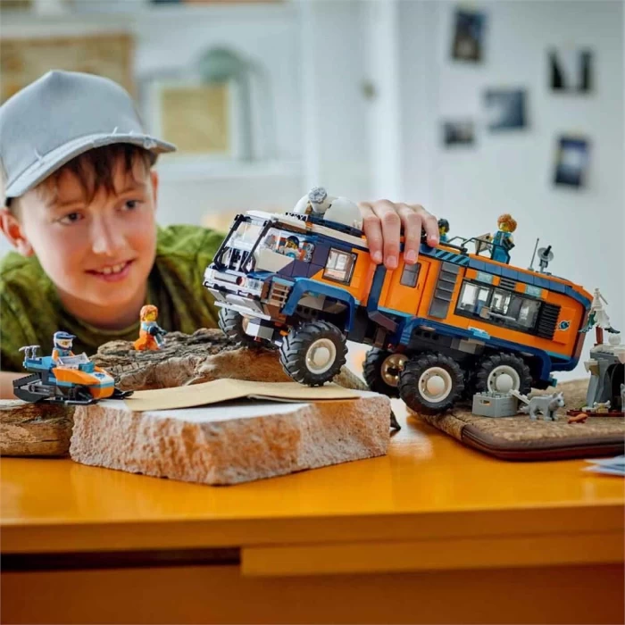 LEGO City Kutup Kaşifi Laboratuvar Kamyonu 60471