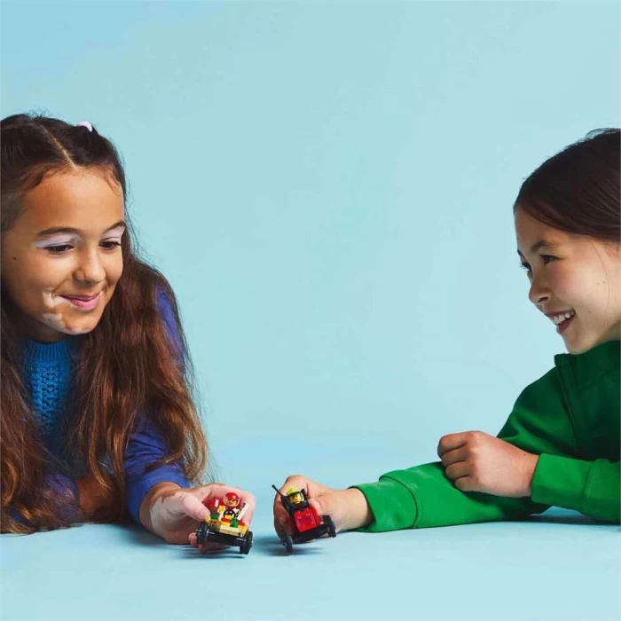 LEGO City Pizza Arabası İtfaiye Kamyonuna Karşı 60458