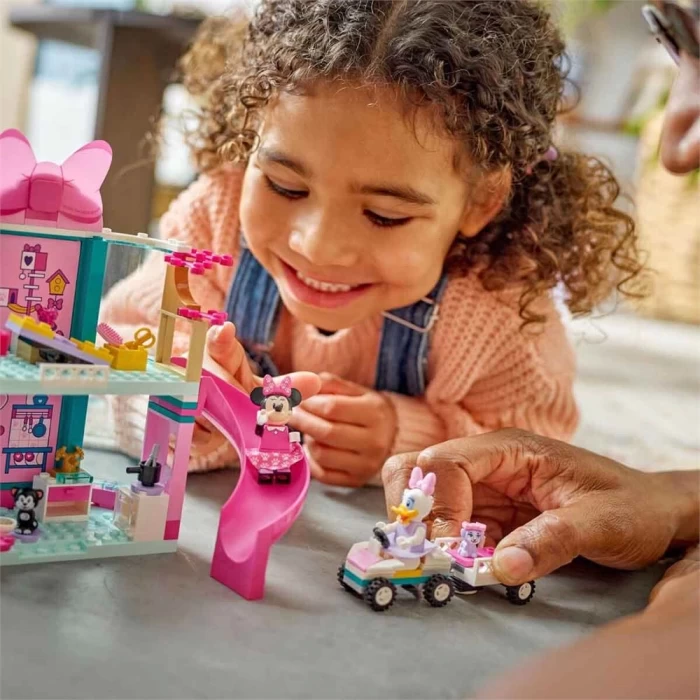 LEGO Disney Minnie’nin Evcil Hayvan Oteli 43274