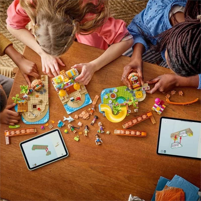 LEGO Friends Aile Tatil Köyü 42673