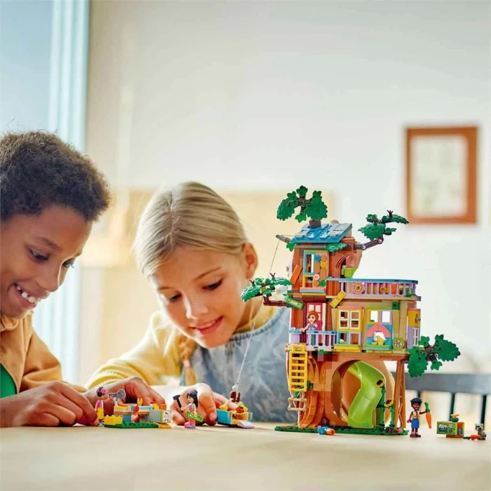 LEGO Friends Arkadaşlık Ağaç Ev Buluşma Yeri 42652