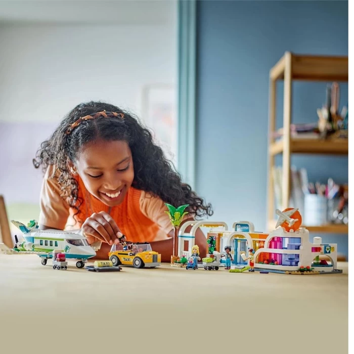 LEGO Friends Heartlake City Havaalanı ve Uçak 42656